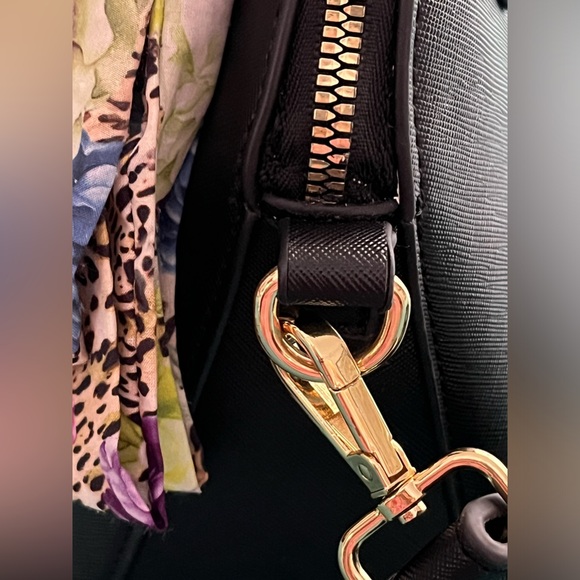 💕 Preloved Betsey Johnson Dome Satchel Handbag 💕 - Picture 6 of 11